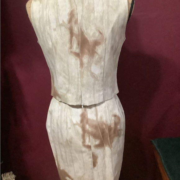 Lauren Taylor 4pc skirt suit with removable fur collar. - Picture 5 of 12